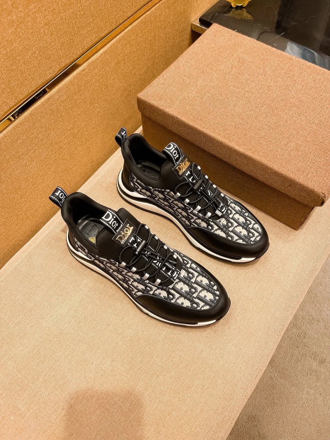 Men's shoes💰 400💰🔥 [Dior] High-end men's shoes brand official website 1:1 latest masterpiece: the upper is made of Italian imported first-layer cowhide with a comfortable and breathable lining ➕original non-slip and wear-resistant outsole🔥, making walking more convenient and comfortable! An exclusive new model, a stunning work, a beautiful 1:1 replica [color] compared to the official quality! Create a fashionable personality to set off your uniqueness! A must-have for trendy men! Classic 🔥Size: 38-44 Color: 🔥 2⃣️colors available🔥
